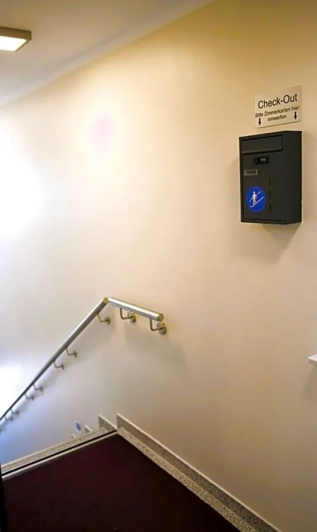 Ata Hotel - Self Check-in