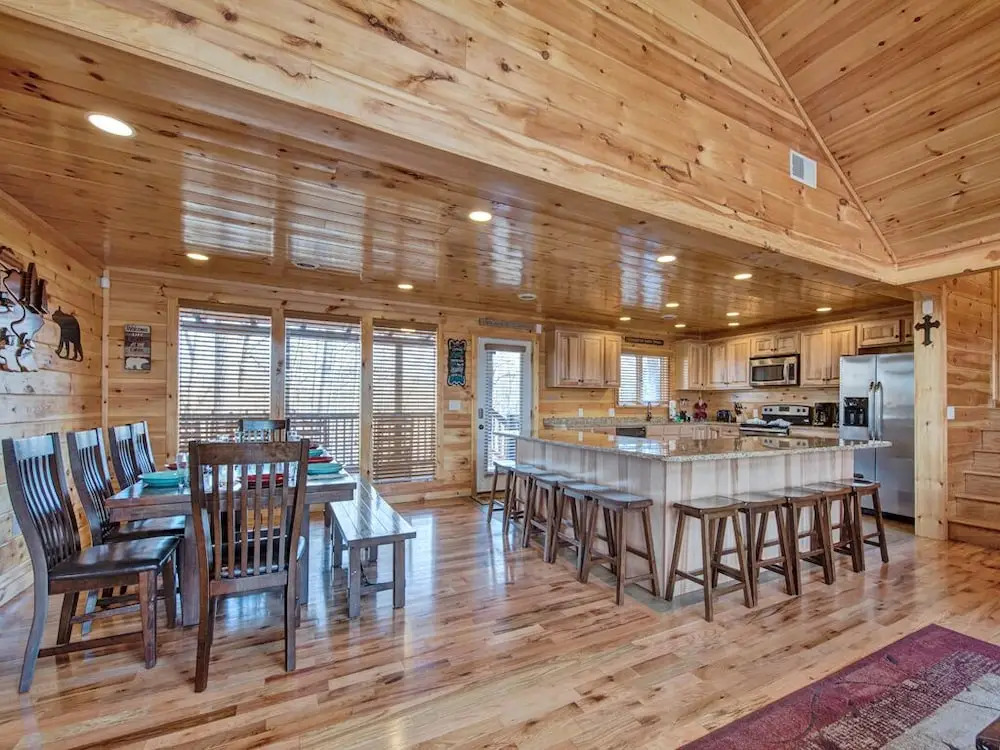 Parkside Lodge 6 Bedroom Home with Hot Tub