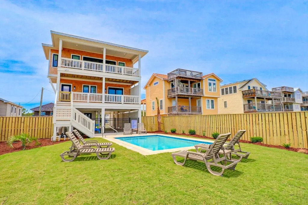 4071 Masterpiece 3 Min Walk to Beach