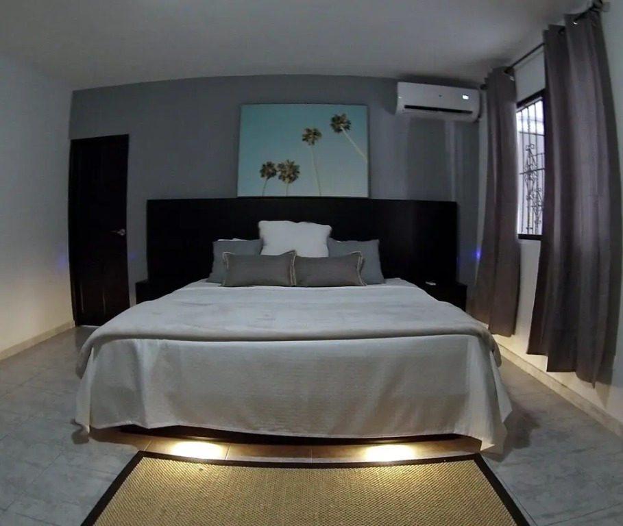 Carambola Surf House