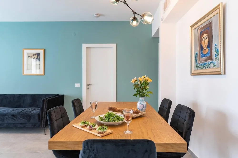 Panoramic Sea Views Coastal Escape by Sea N' Rent