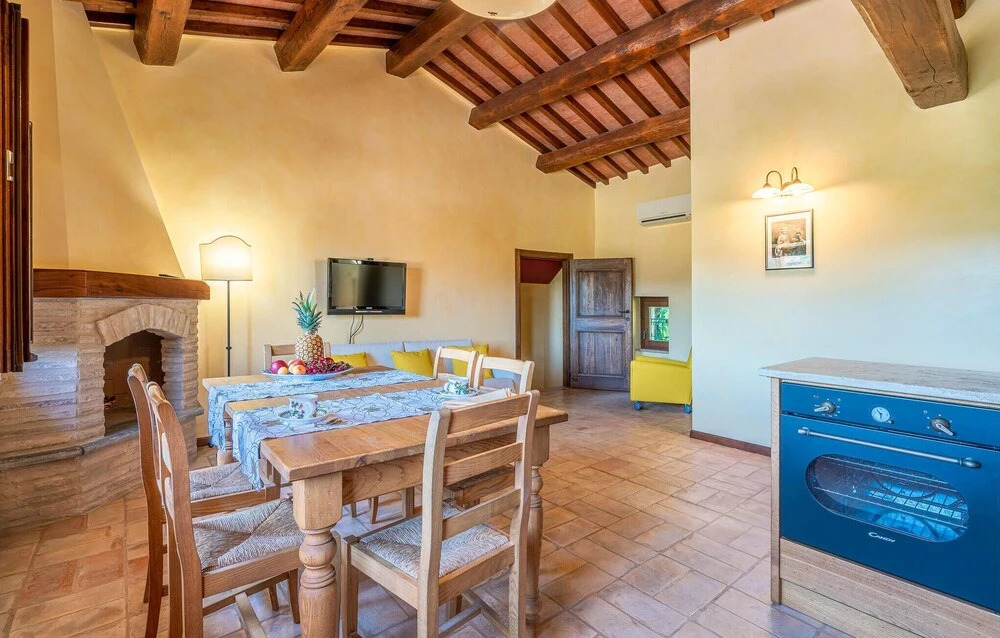 Beautiful Home in Camerino With Outdoor Swimming Pool, Wifi and 2 Bedrooms