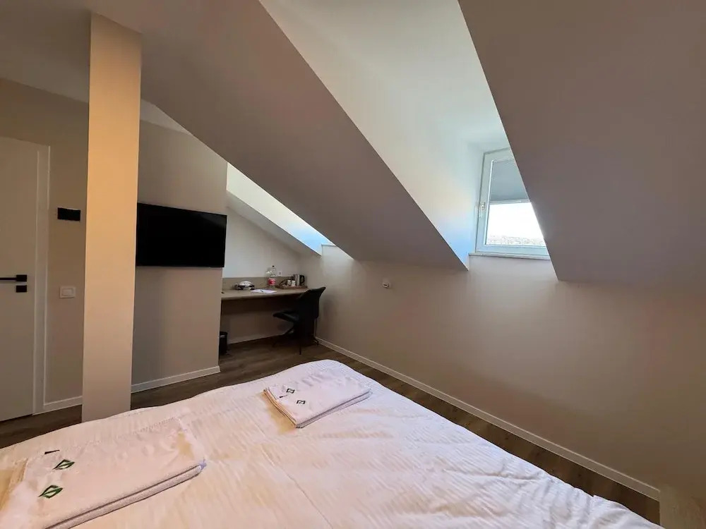 Promenaden Hotel