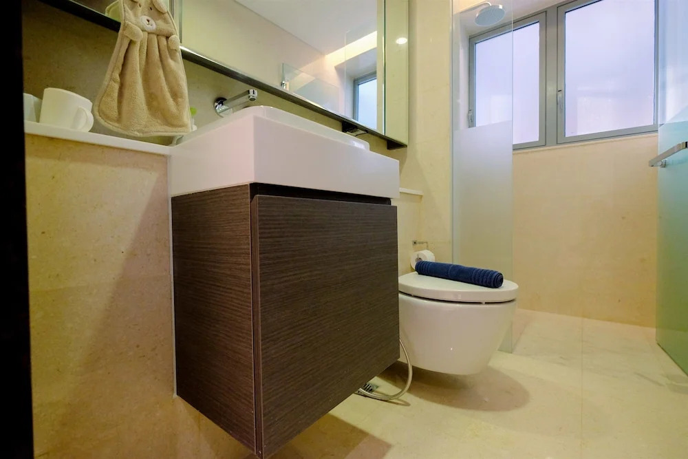 Classy 2BR Casa Domaine Apartment with Maid Room By Travelio