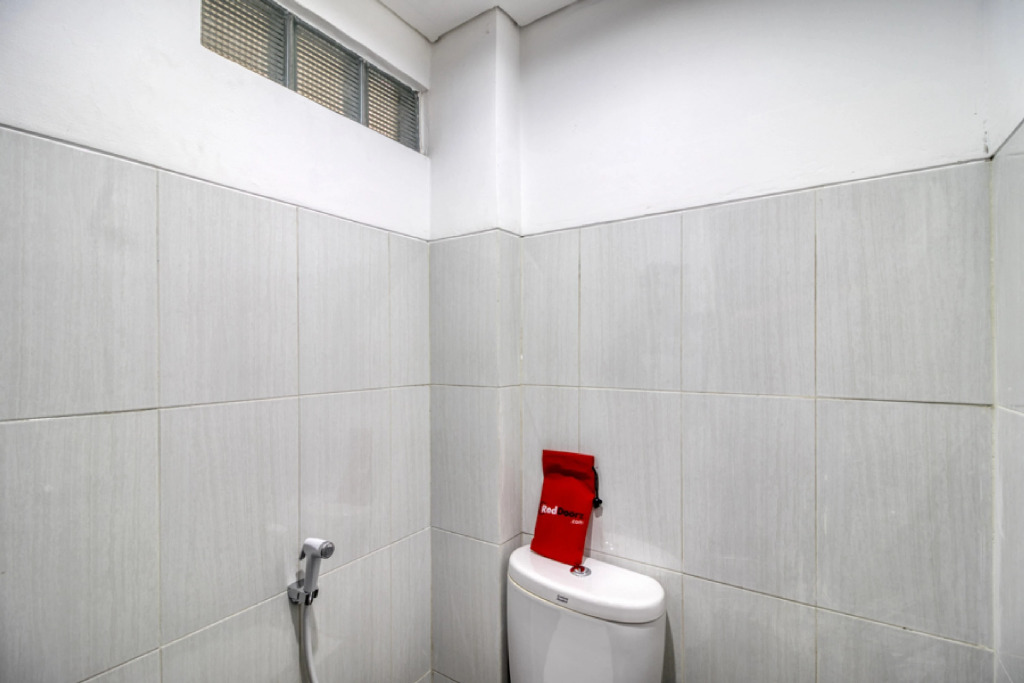 RedDoorz Syariah near Galeria Mall Yogyakarta
