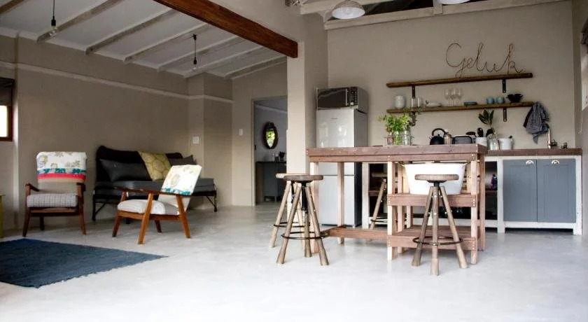 Avo&Oak Guesthouse