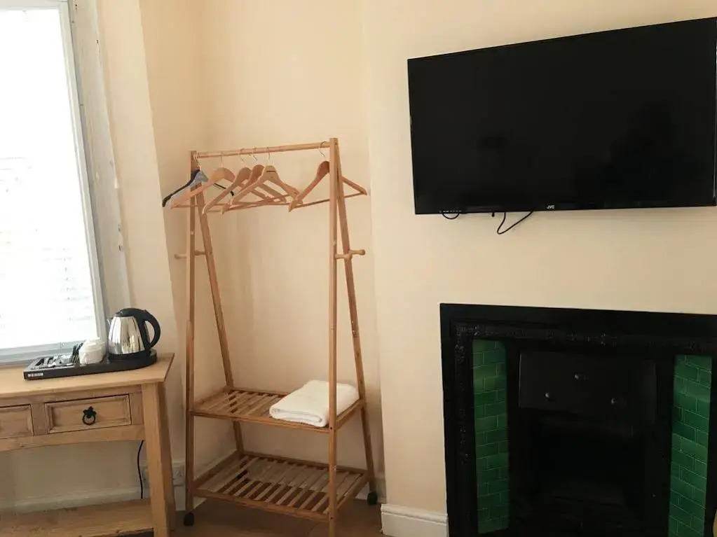 Hollybush Guest House
