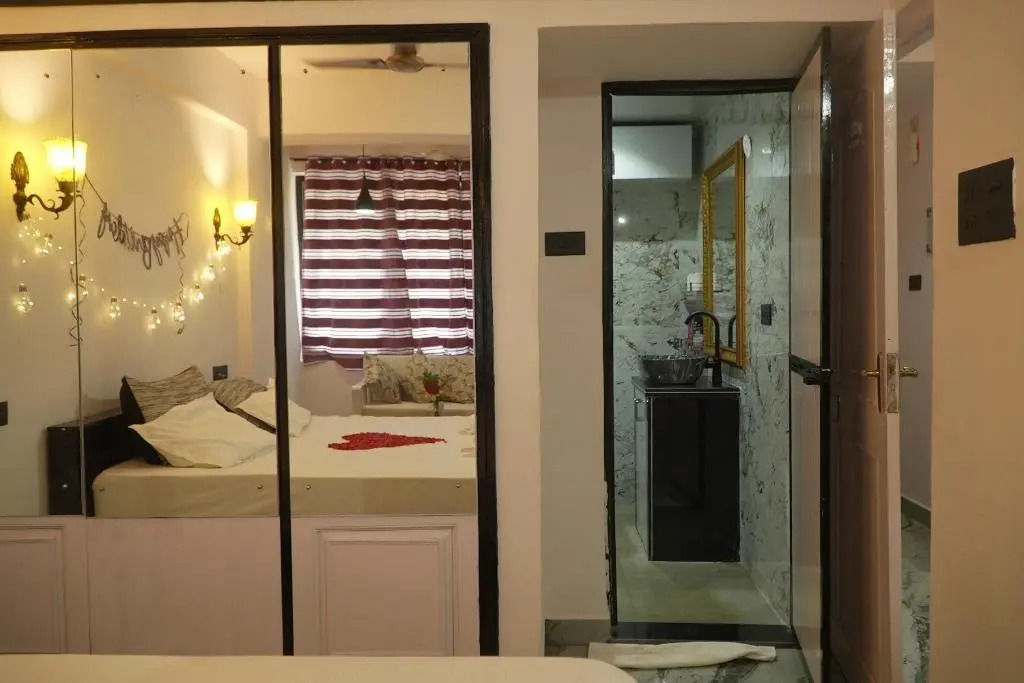 Service Apartment