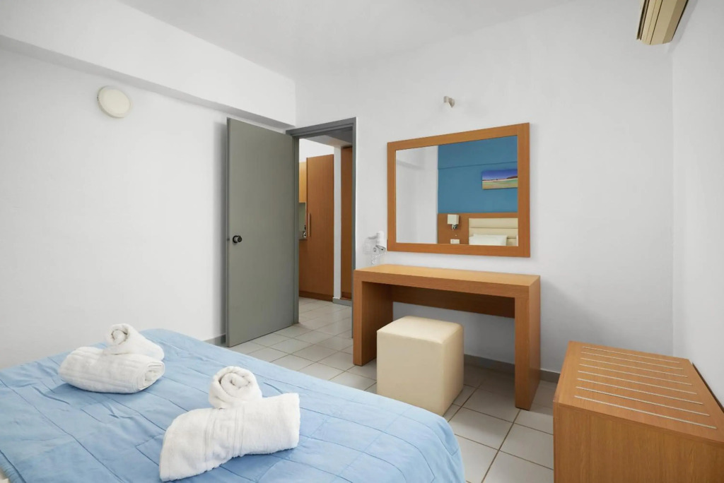 Acropolis Apartments