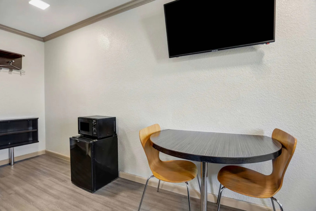 Motel 6-Red Bluff, CA