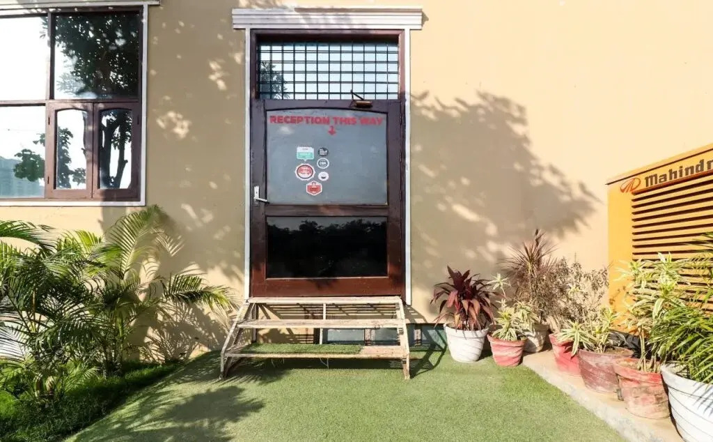 OYO 10583 Hotel Amigo