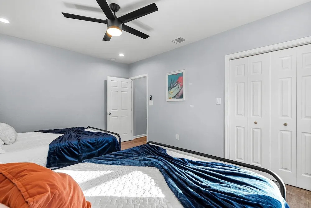 Inviting 4br/2.5ba Downtown Home With Ample Space!