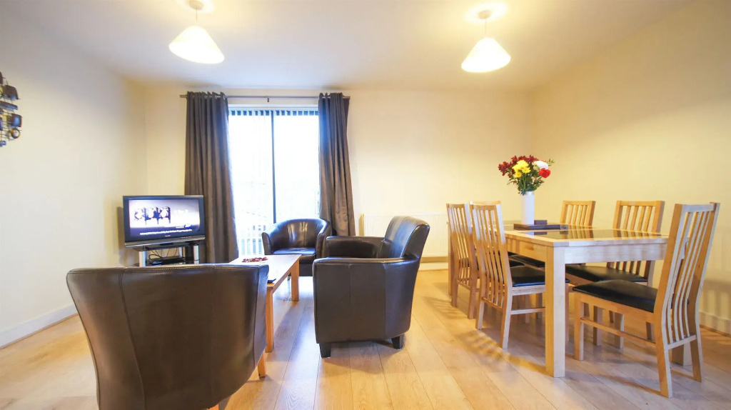 Crompton Court Apartments