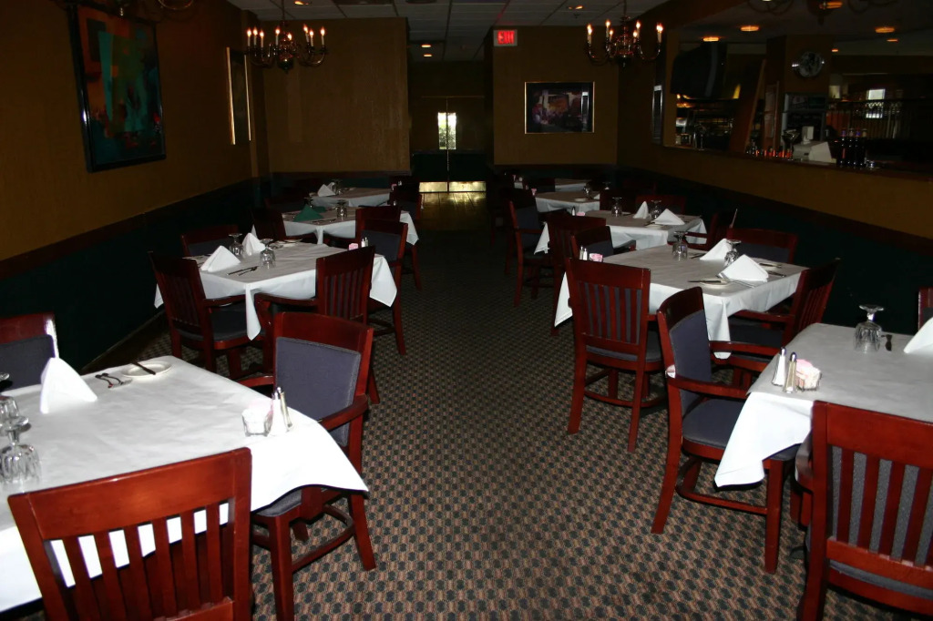 Maron Hotel & Suites