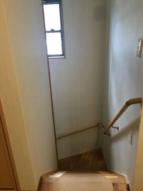 HEARTLAND HOUSE - Female Only & Couple Only