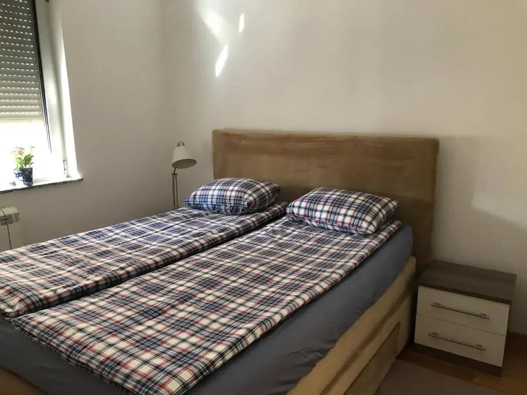Modern 1 Bed Apartment, near shopping mall Stadion