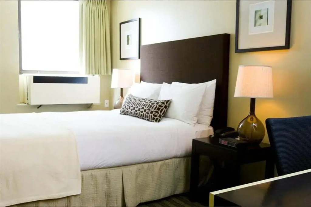 Inn of Chicago Magnificent Mile