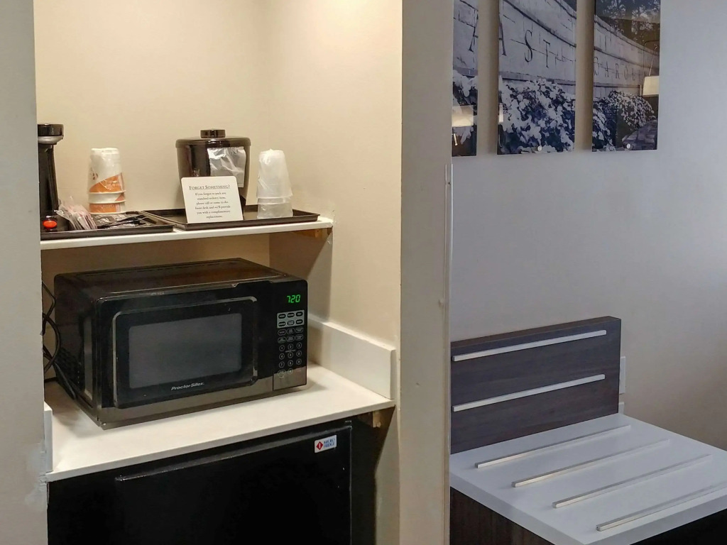 Comfort Inn & Suites Greenville Near East Carolina University