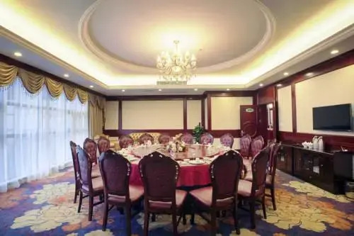 Vienna Hotel Changnan
