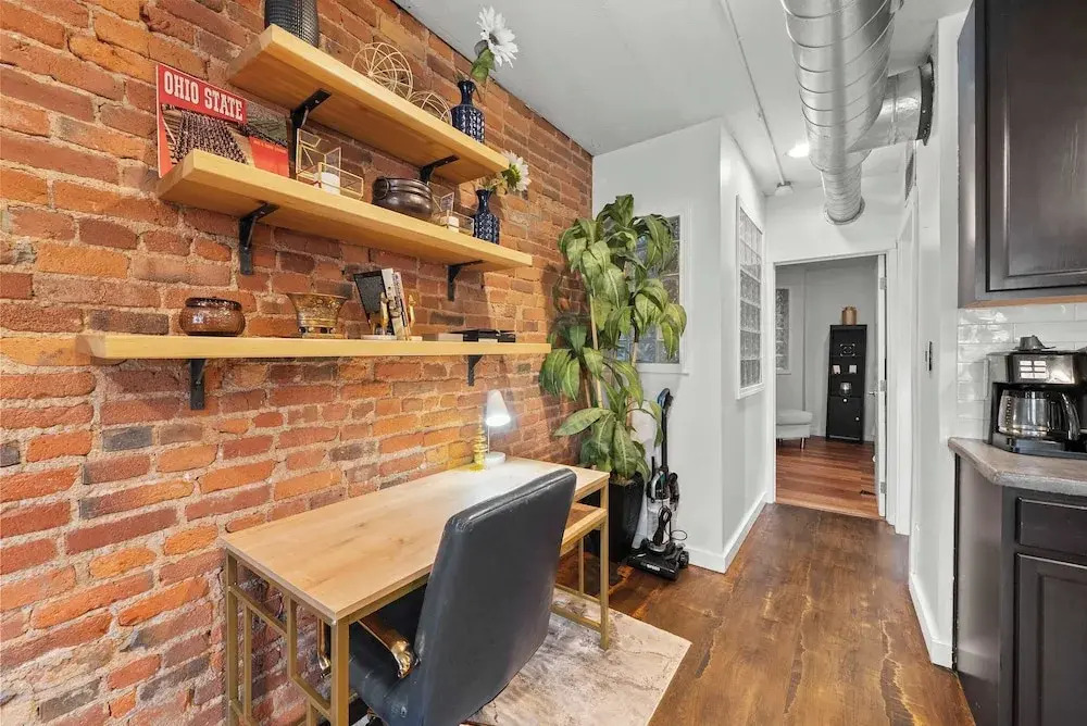 Short North Lounge Stay for 2