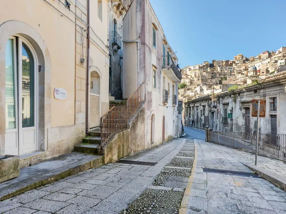 Vintage Holiday Home in Ragusa Ibla With Balcony