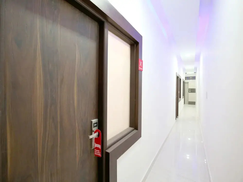 OYO 11034 Hotel JD Plaza