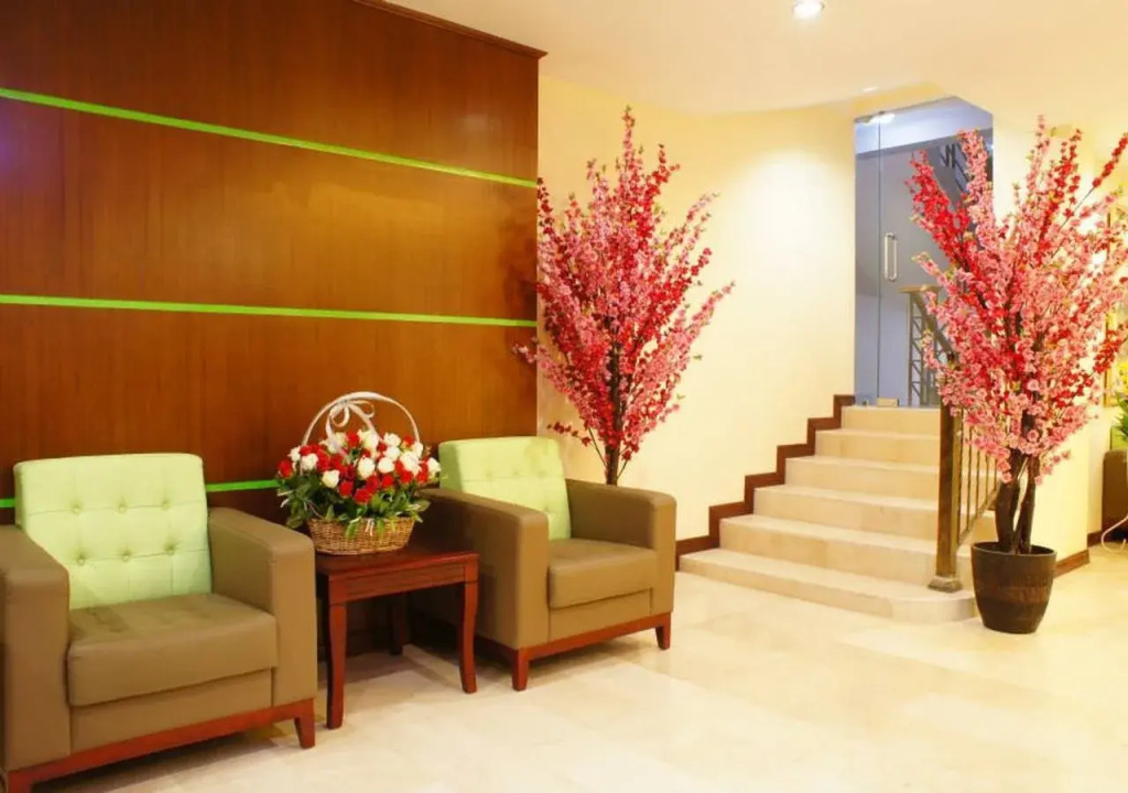 Green Leaf Hotel
