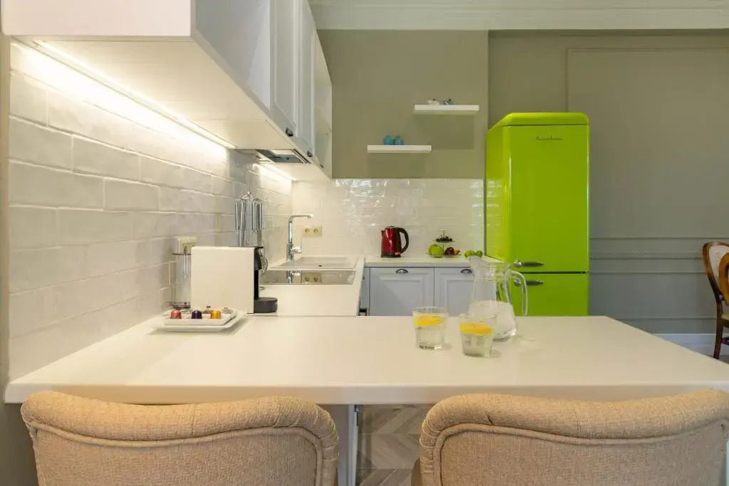 Ormos Luxury Suites Elia