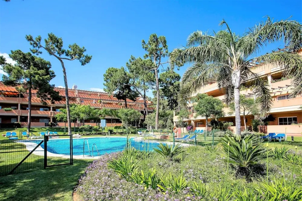 3 bed apartment close to beach BB43