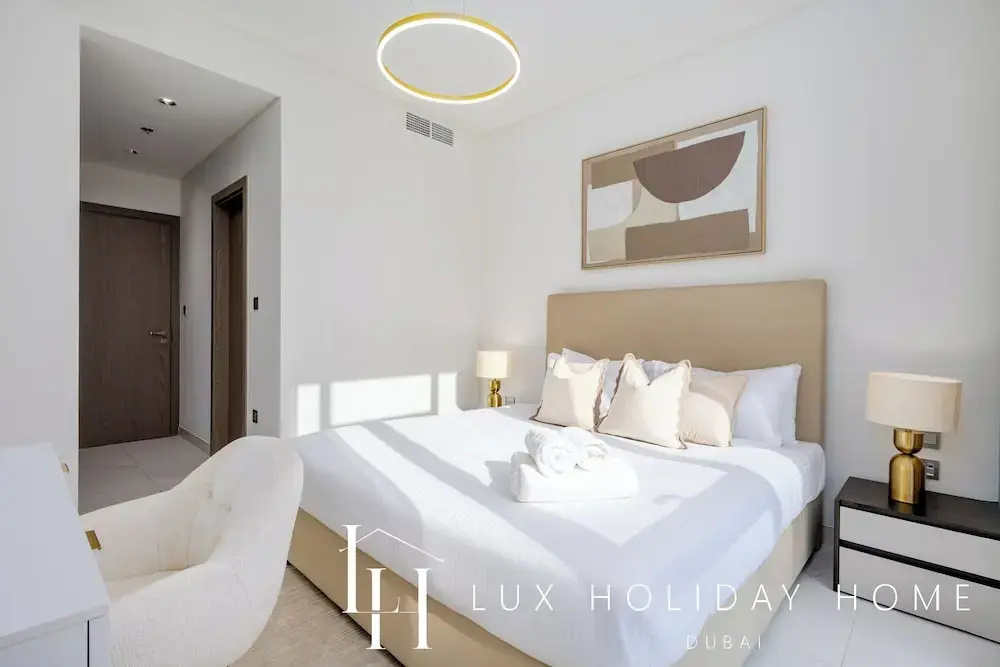 LUX The Burj Khalifa Lagoon View Suite 4