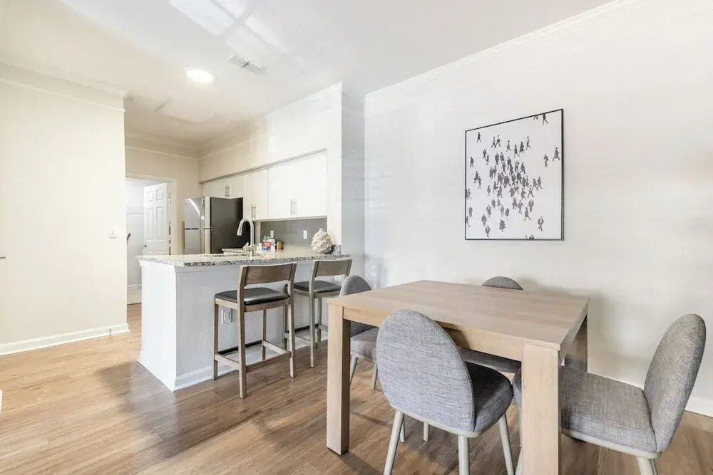 Landing Stylish 1BD Pool Gym