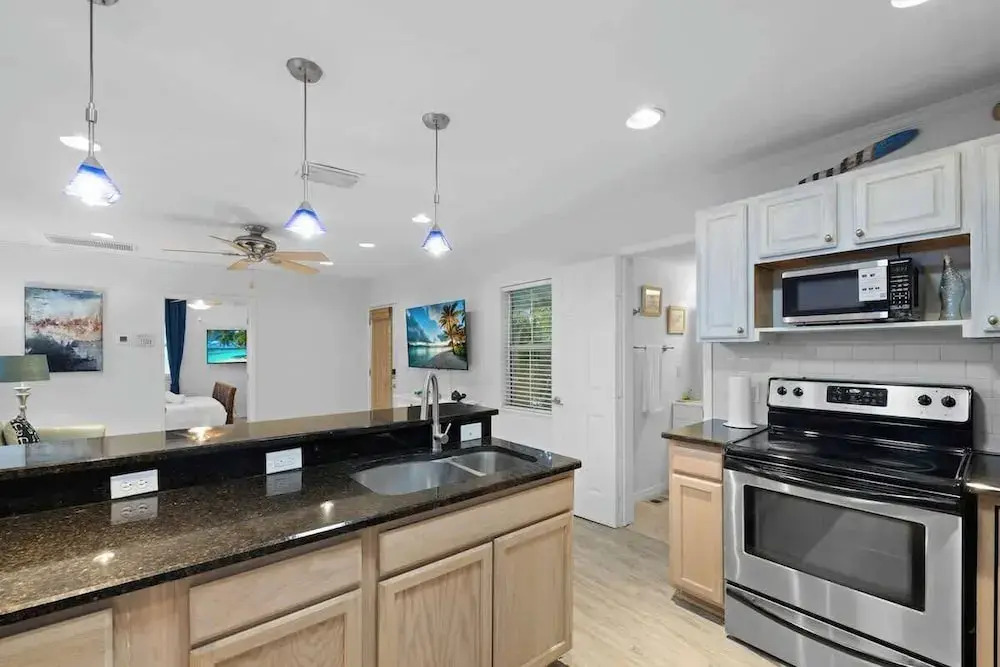 Palm Cove Hideaway 2bd Close to the Beach