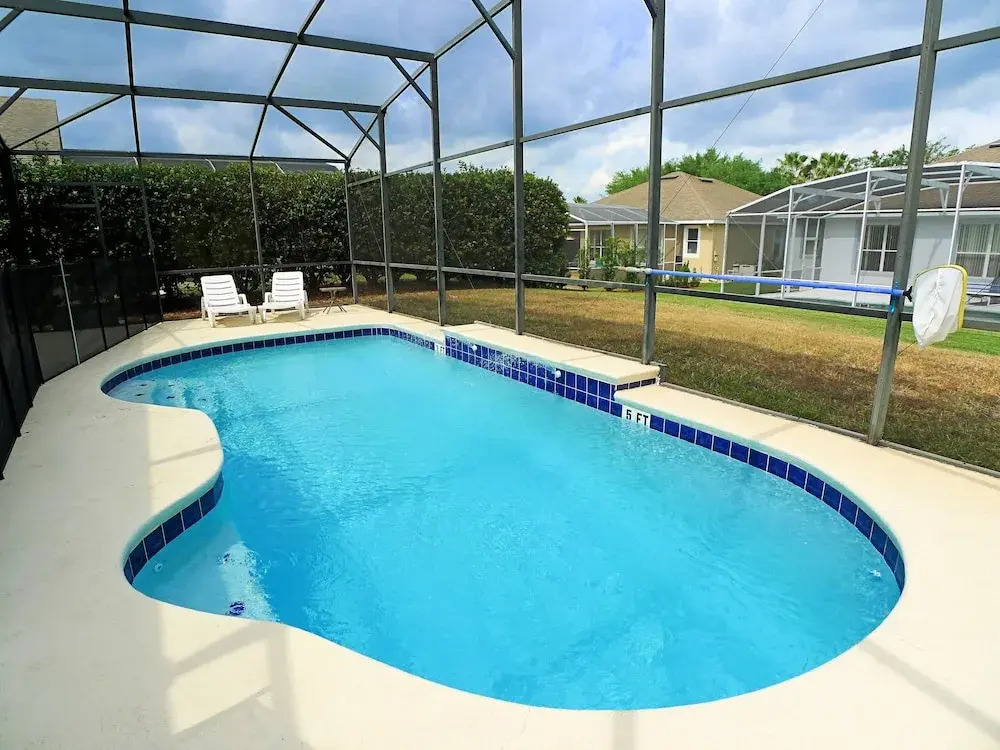 4 BED Pool Home ON Golf Community