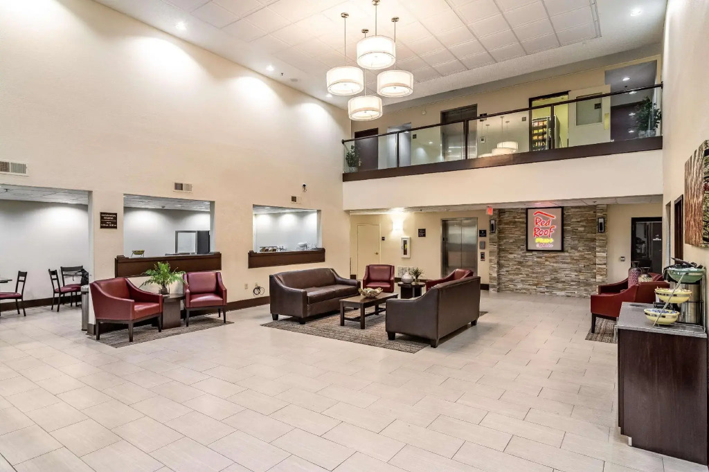 Red Roof PLUS+ & Suites Atlanta Airport South