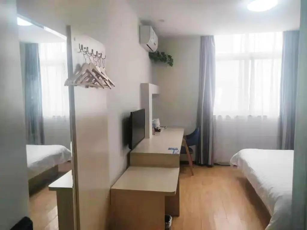 7Days Inn Zhaotong Hailou Road Wanghai park