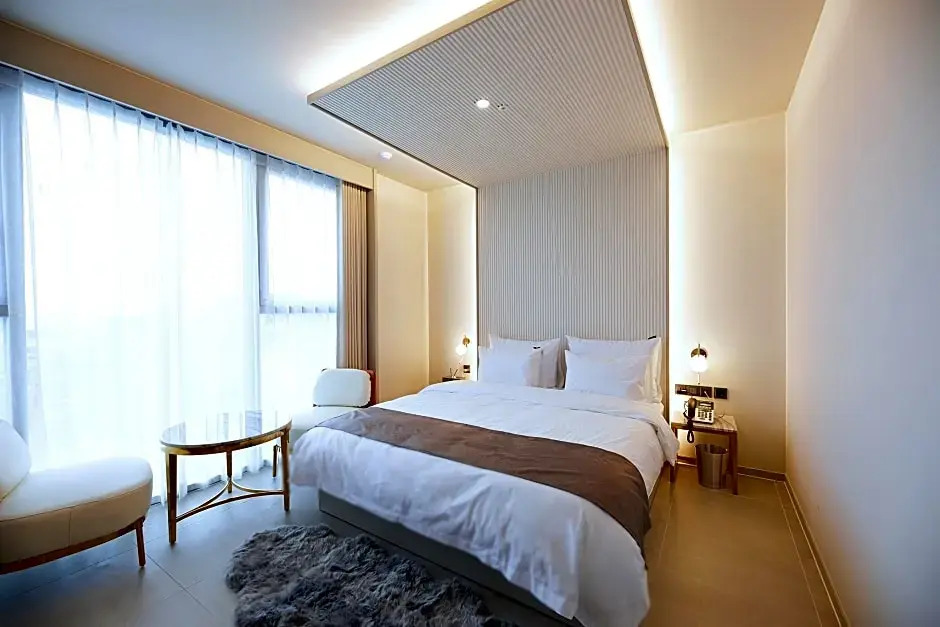 Yeongdo Grandbern Hotel