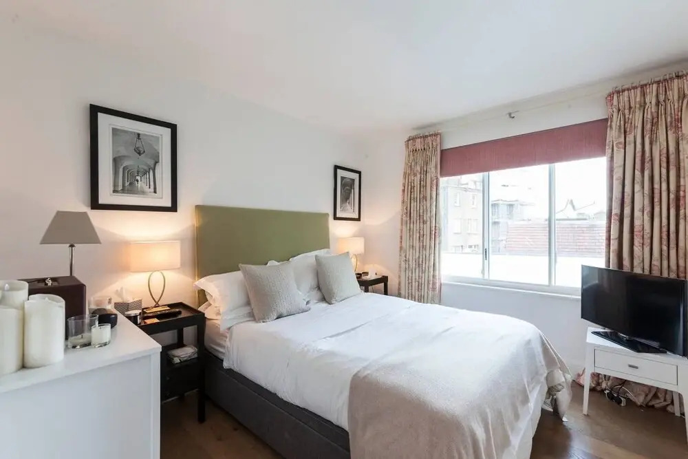 Bright 2 Bedroom Apartment Chelsea