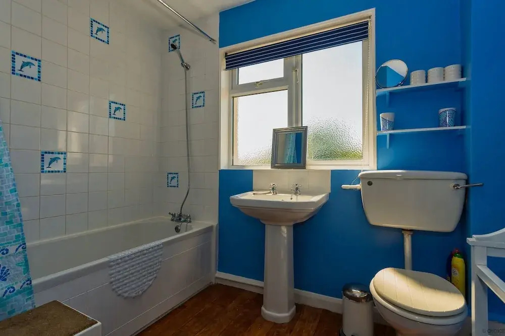 Dolphin Cottage