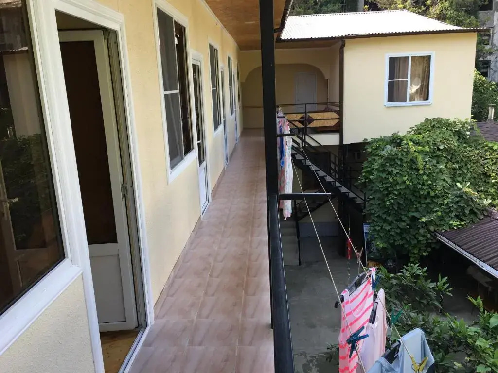 Guest House On Eshba 1
