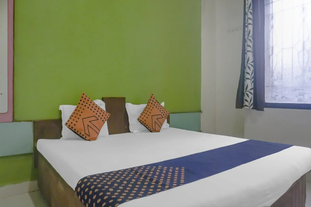 SPOT ON 75667 Hotel Peacock Garden Lodge