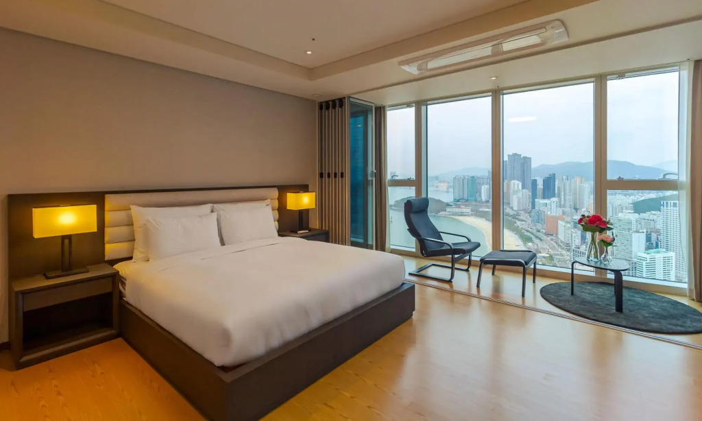 BEACH PREMIUM SUITE (70C/71B Type)