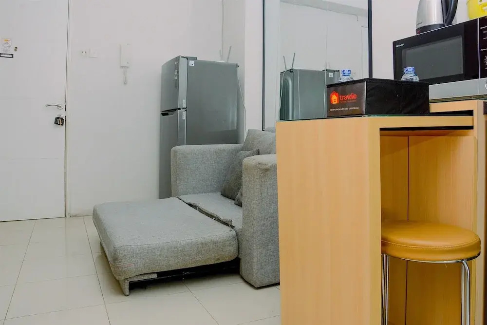 Beautiful and Cozy 2BR above Mall at Bassura City Apartment
