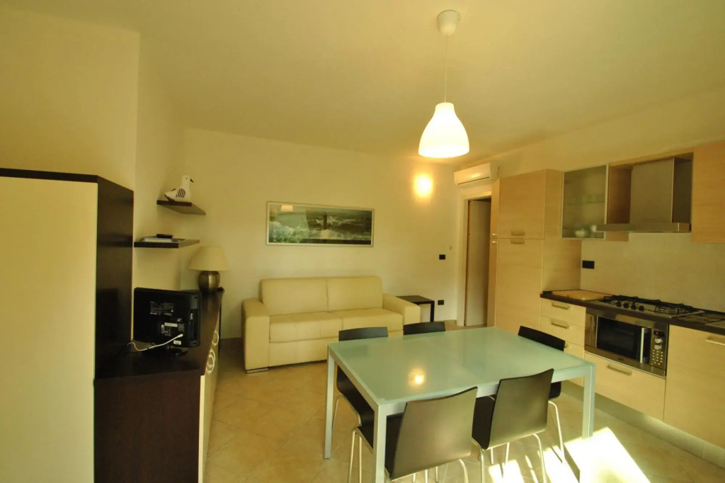 In vacation residence, mt. 50  from the sea, apartment on the 1st floor with terrace, 3 beds. Reserv-Venus- Bilocale Mare