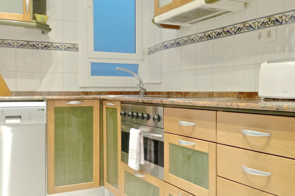 Smart 3BR balconies in historical Gothic - MACCA