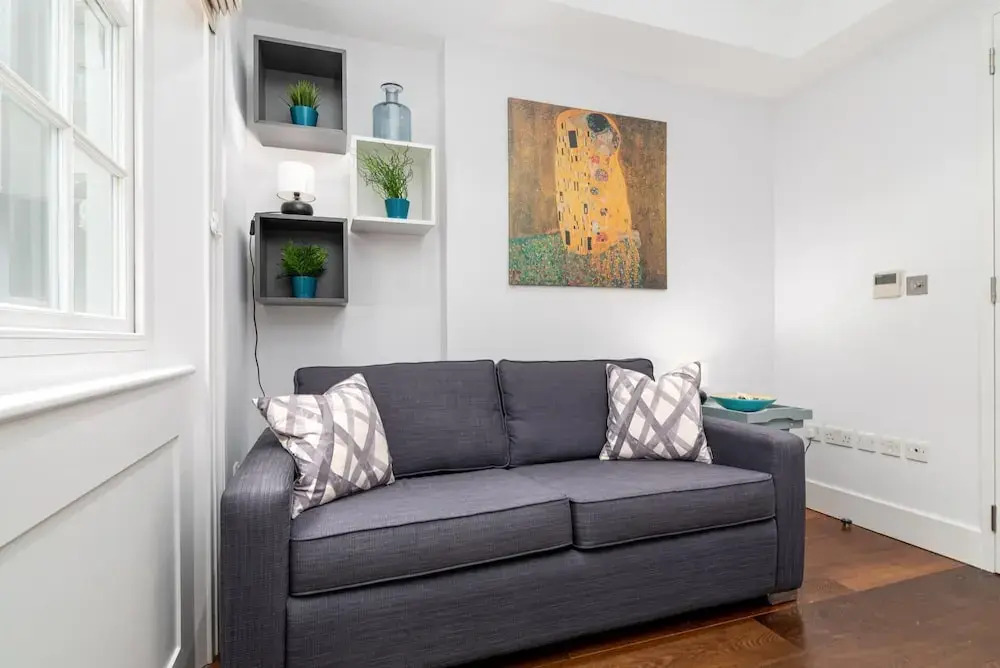 A Stunning Three Bedroom Home in Mayfair