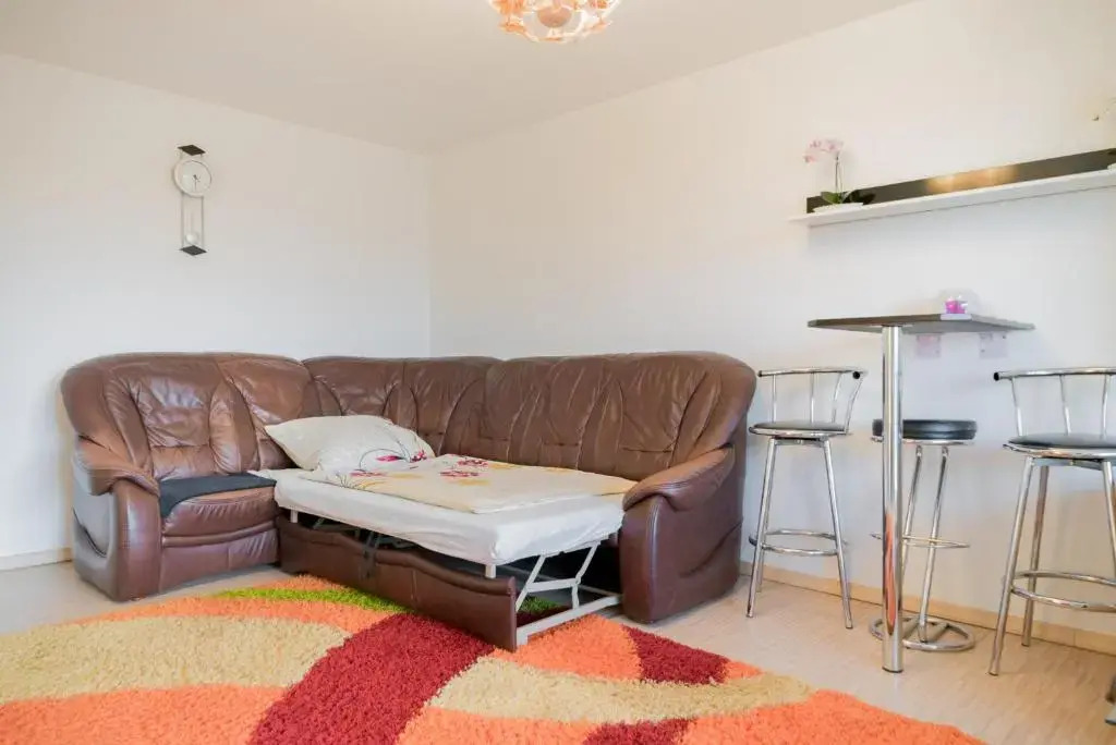 Id 6851 | Private Apartment
