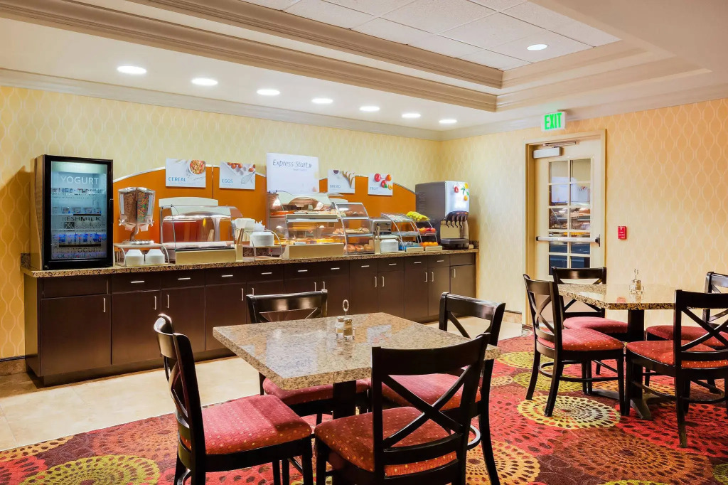 Holiday Inn Express and Suites Missoula by IHG