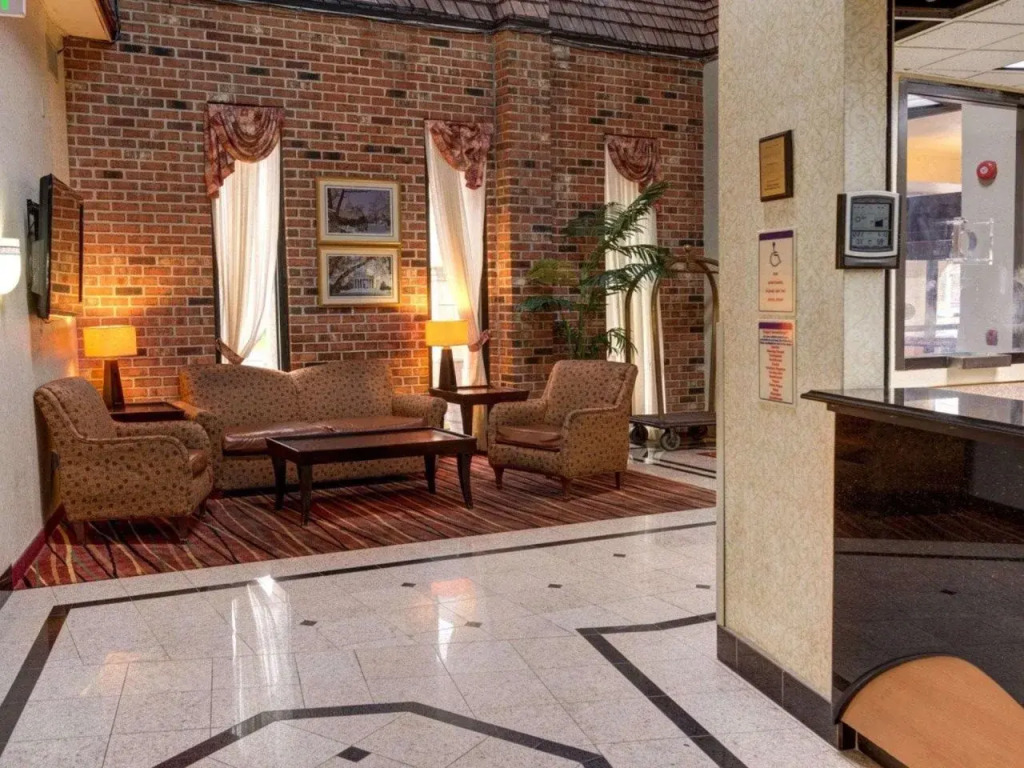 Clarion Inn & Fundome