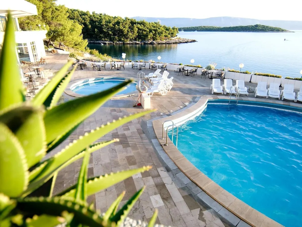 Elegant Resort Stay for 4 in Jelsa