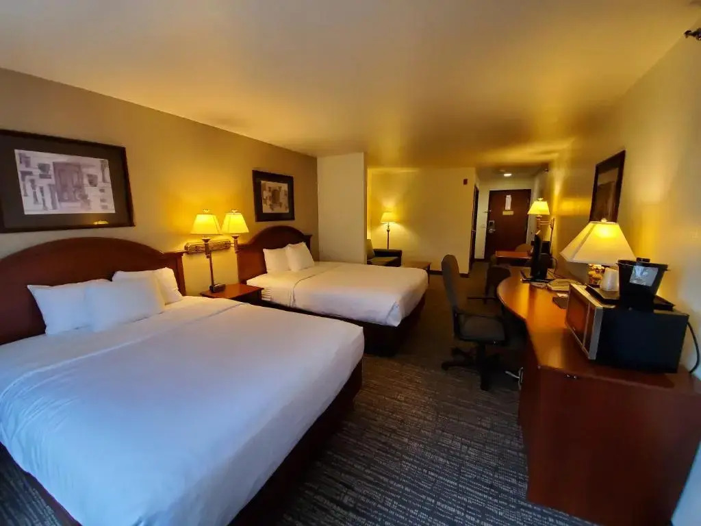 Estherville Hotel & Suites